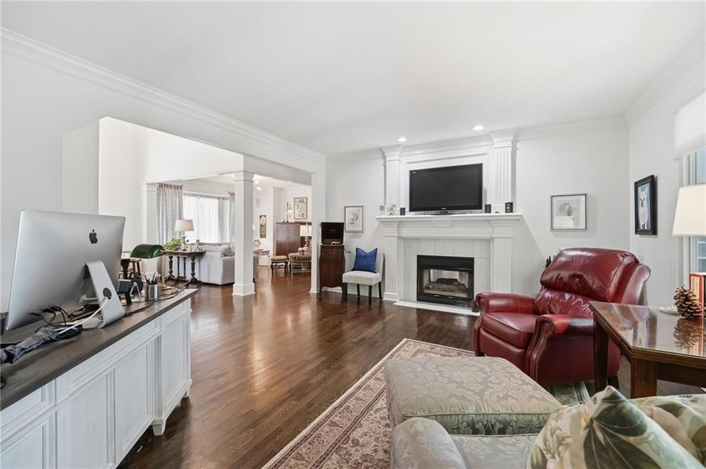 Photo 13 of 77 - 10340 S Hollis Lane, Olathe, KS 66061