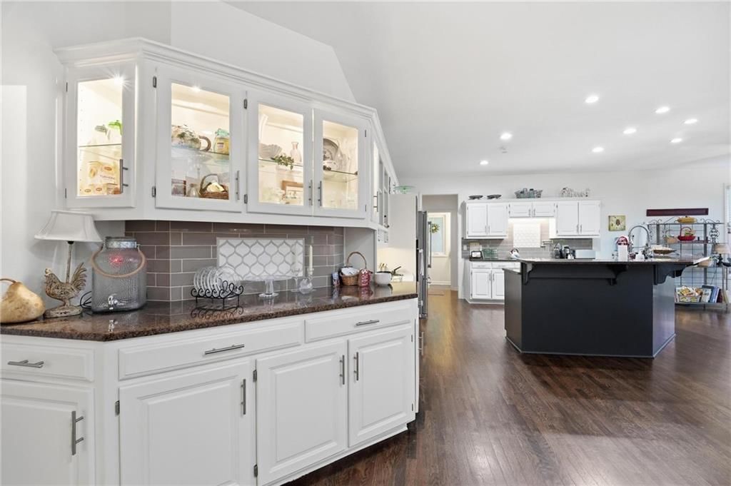 Photo 16 of 77 - 10340 S Hollis Lane, Olathe, KS 66061