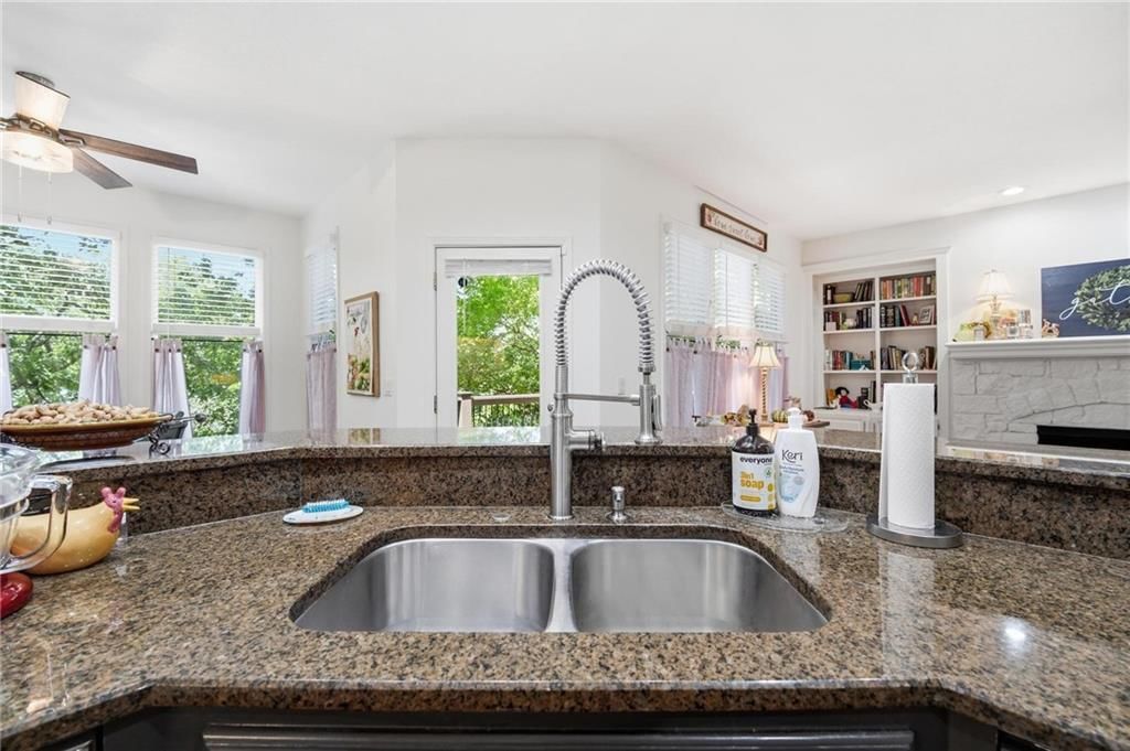 Photo 19 of 77 - 10340 S Hollis Lane, Olathe, KS 66061