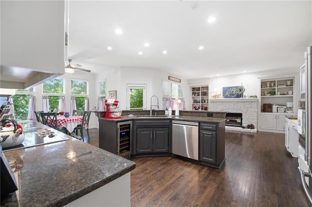 Photo 20 of 77, 10340 S Hollis Lane, Olathe, KS 66061