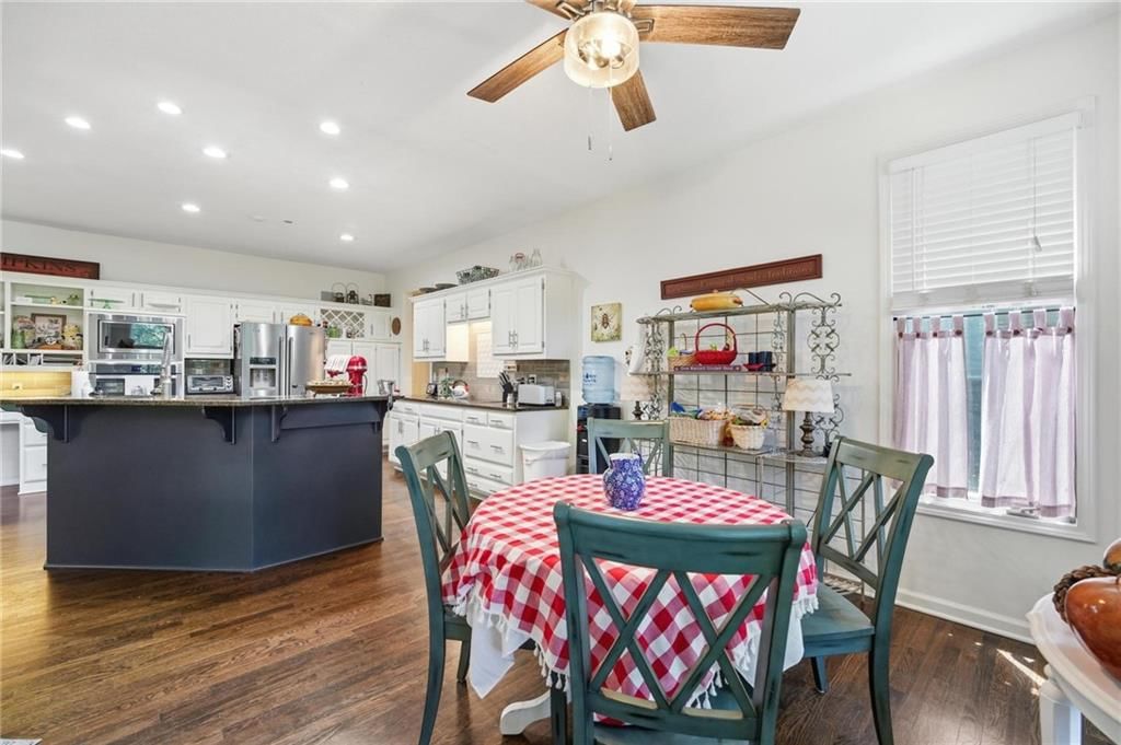 Photo 24 of 77 - 10340 S Hollis Lane, Olathe, KS 66061
