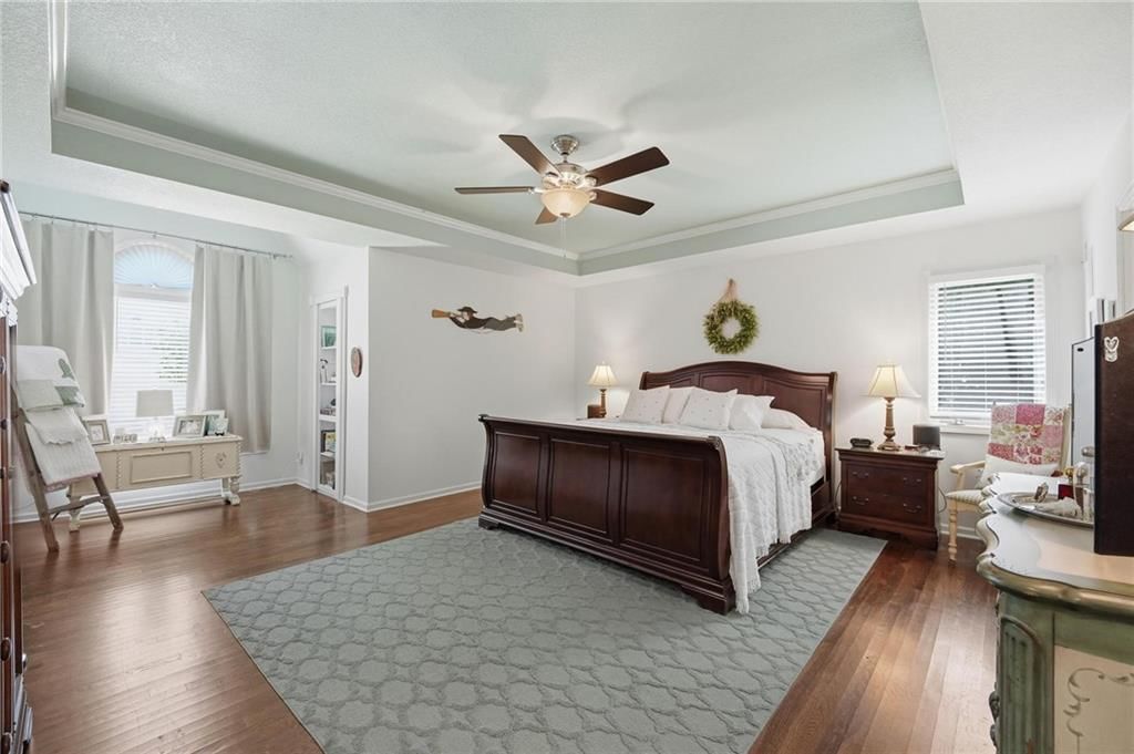 Photo 32 of 77 - 10340 S Hollis Lane, Olathe, KS 66061