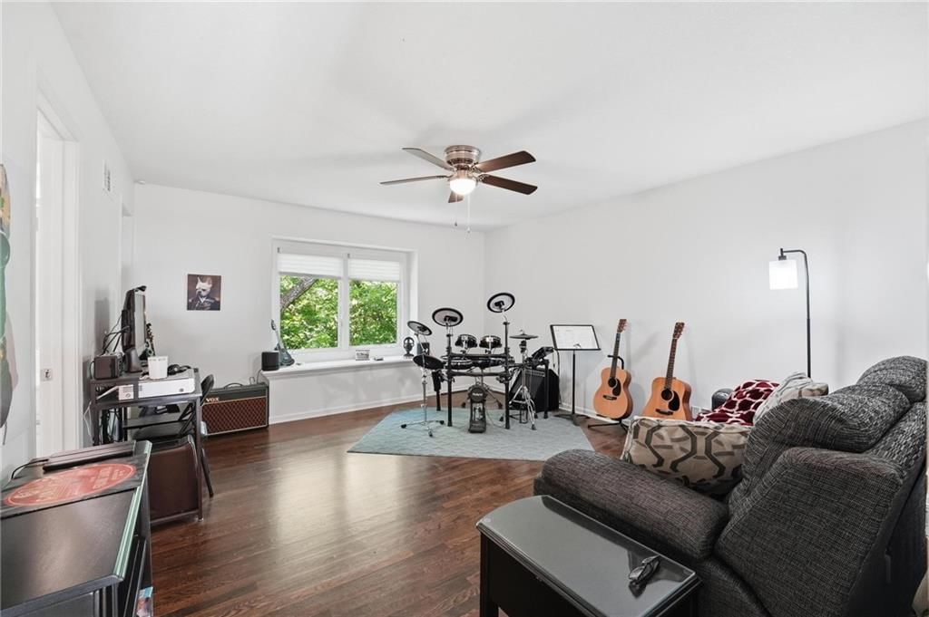 Photo 42 of 77 - 10340 S Hollis Lane, Olathe, KS 66061