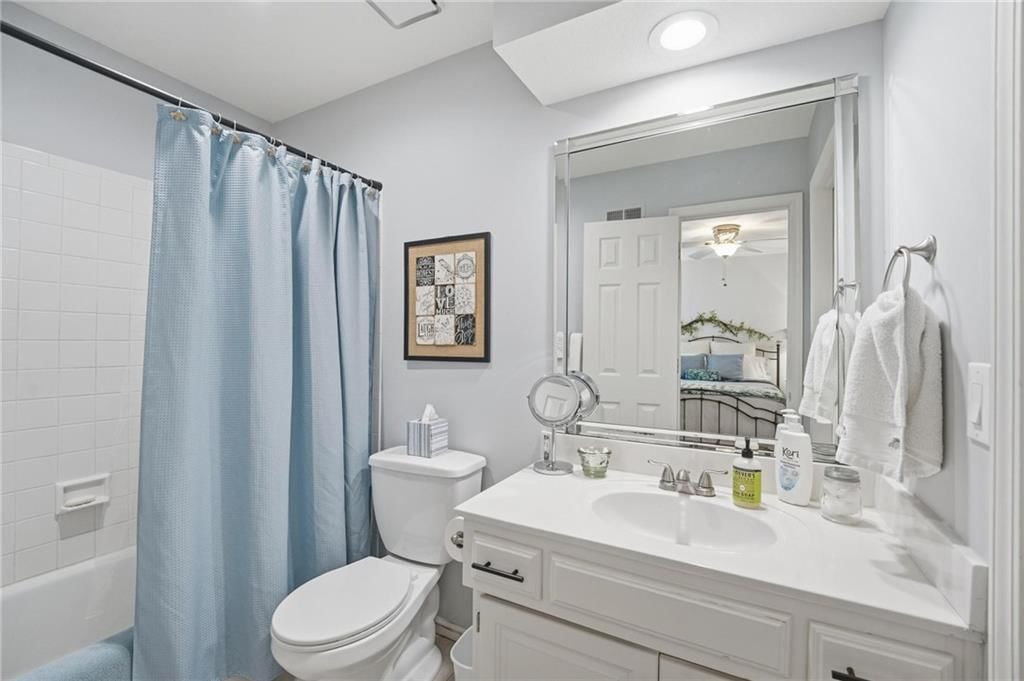 Photo 50 of 77 - 10340 S Hollis Lane, Olathe, KS 66061