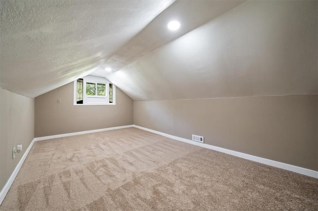 103 N Wilson Street — photo 20