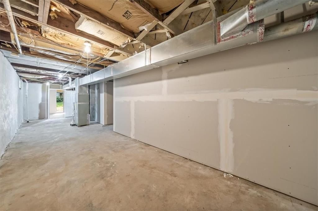 103 N Wilson Street — photo 28