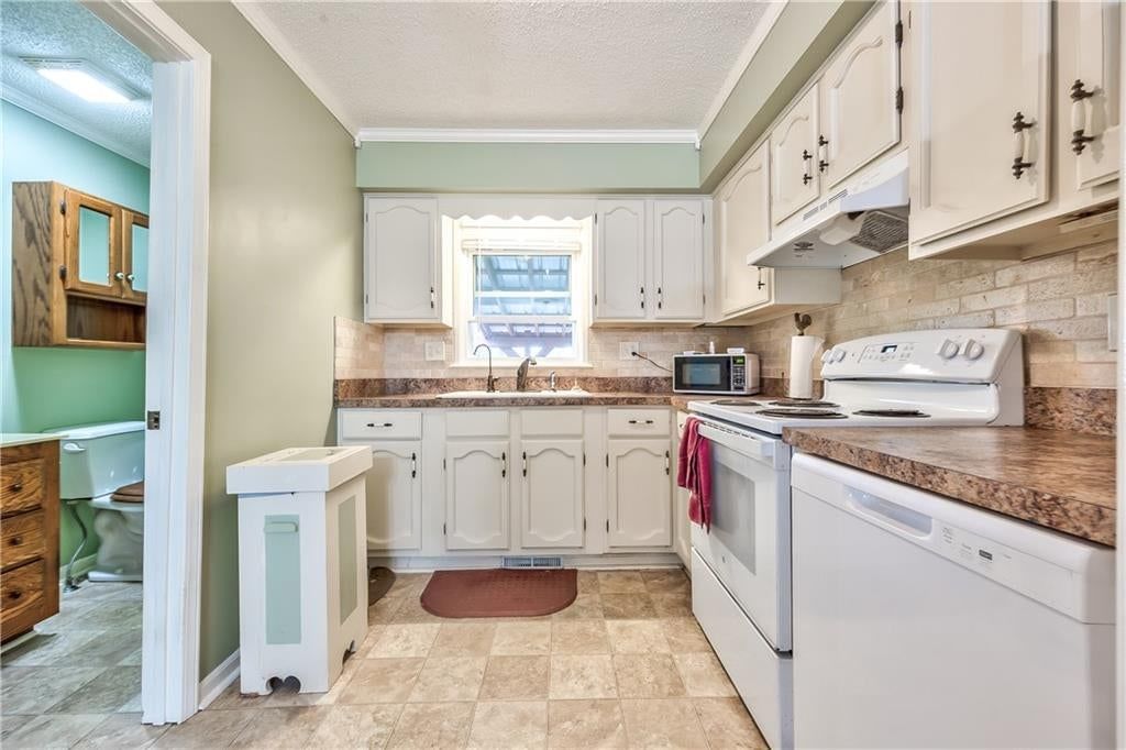 14017 Stillwell Street — photo 17
