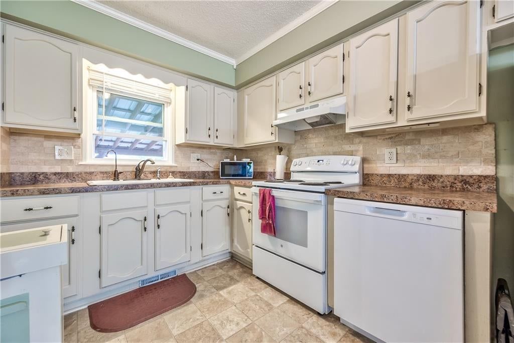 14017 Stillwell Street — photo 18