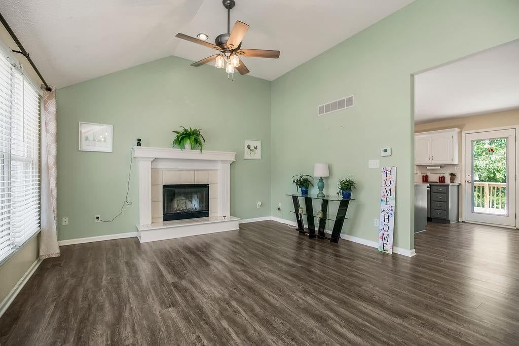 Photo 6 of 31, 11101 N LEWIS Avenue, Kansas City, MO 64157