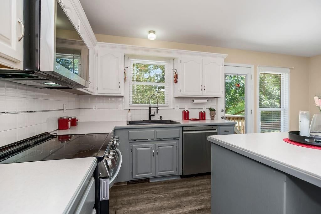 Photo 10 of 31, 11101 N LEWIS Avenue, Kansas City, MO 64157
