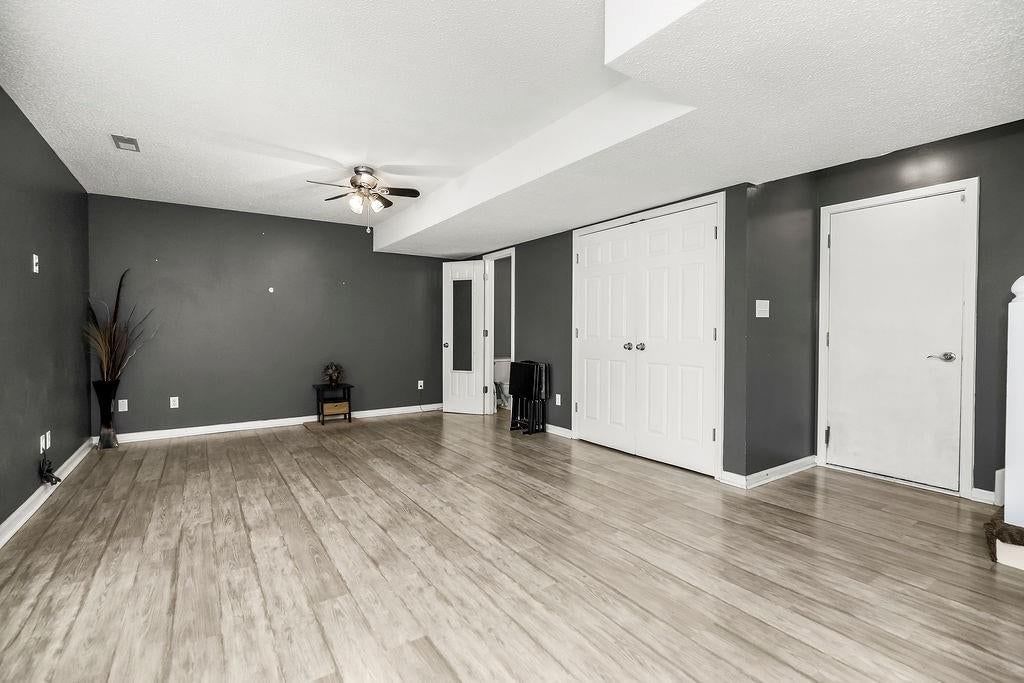 Photo 14 of 31 - 11101 N LEWIS Avenue, Kansas City, MO 64157