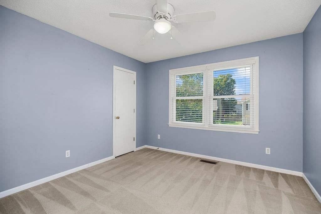 Photo 22 of 31 - 11101 N LEWIS Avenue, Kansas City, MO 64157