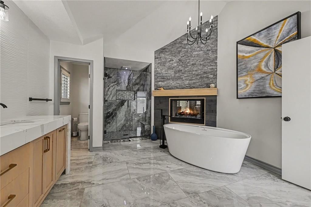Photo 13 of 39 - 5346 W 123RD Street, Overland Park, KS 66209