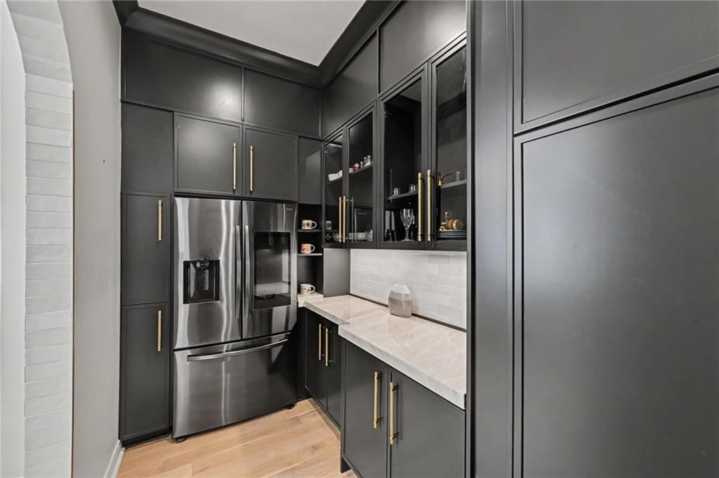 Photo 5 of 39 - 5346 W 123RD Street, Overland Park, KS 66209