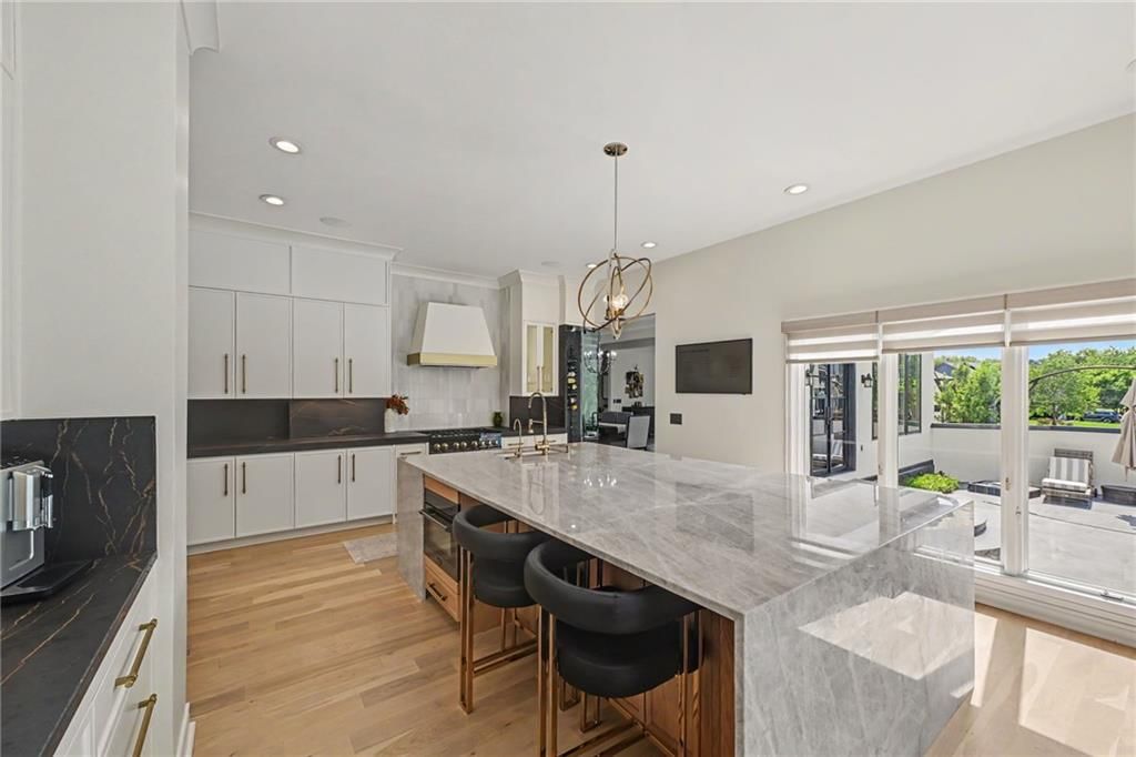 Photo 3 of 39 - 5346 W 123RD Street, Overland Park, KS 66209
