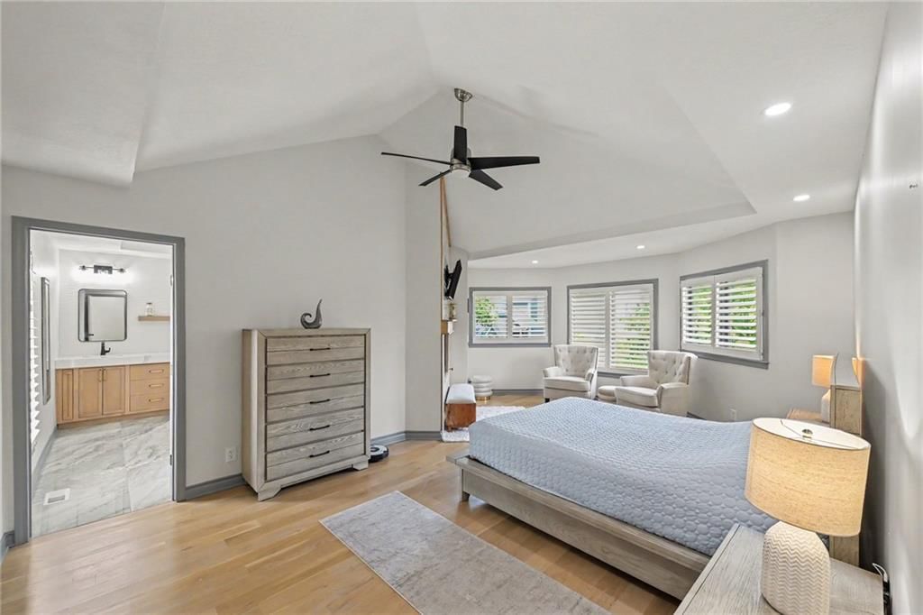 Photo 15 of 39 - 5346 W 123RD Street, Overland Park, KS 66209