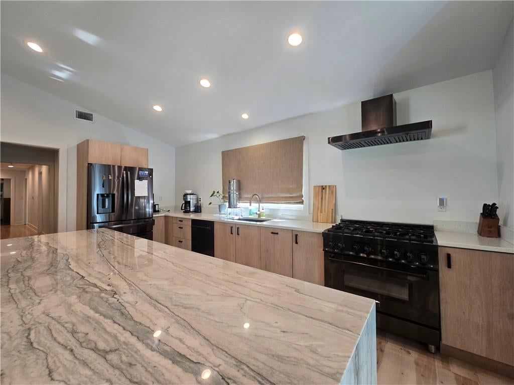 Photo 5 of 21 - 7142 FOREST Avenue, Kansas City, MO 64131