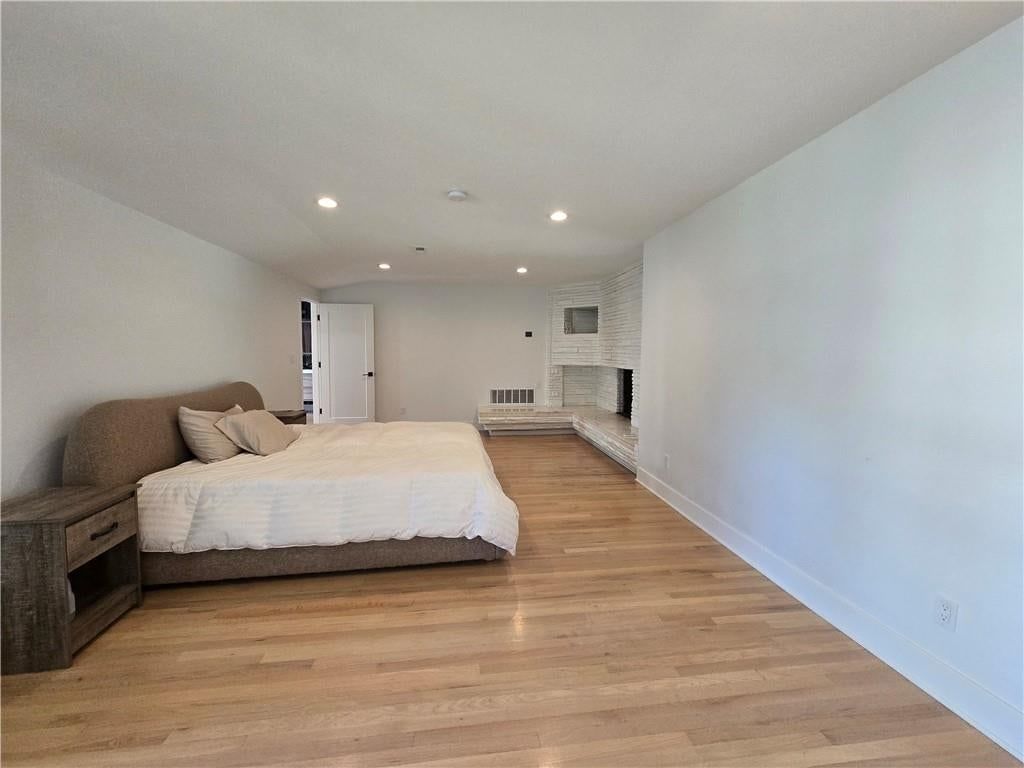 Photo 11 of 21 - 7142 FOREST Avenue, Kansas City, MO 64131