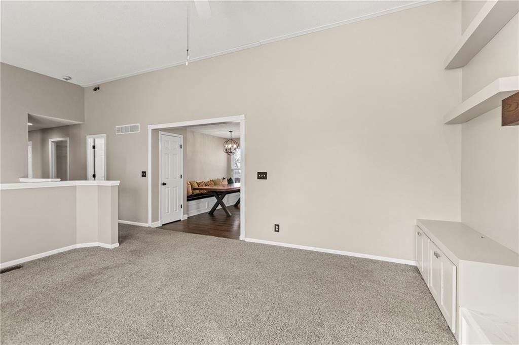 21812 S Vine Street — photo 5