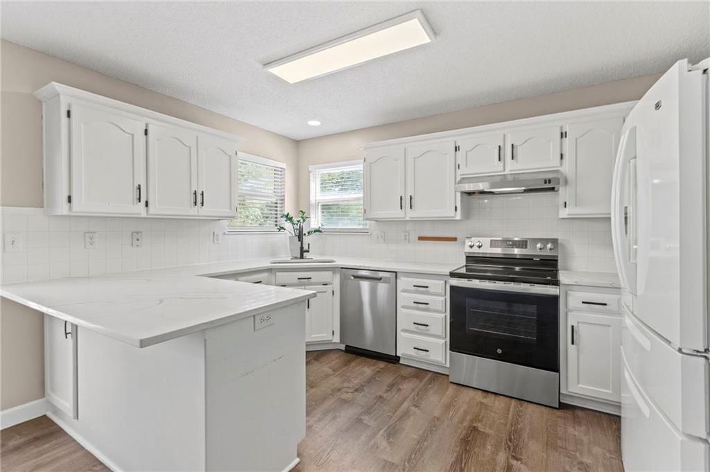 21812 S Vine Street — photo 9