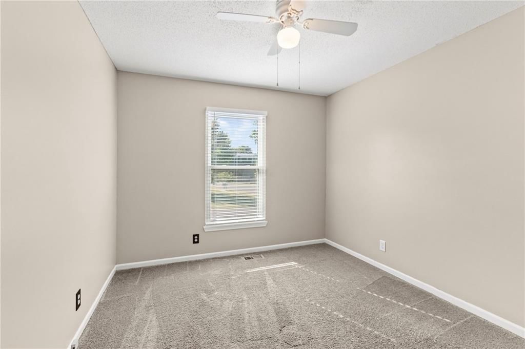 21812 S Vine Street — photo 15