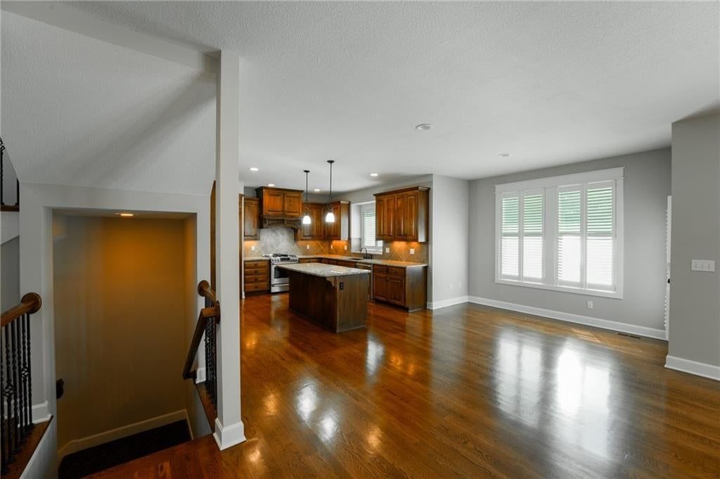 16315 W 171st Street — photo 10