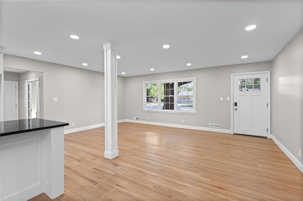 5644 Barkley Street — photo 6