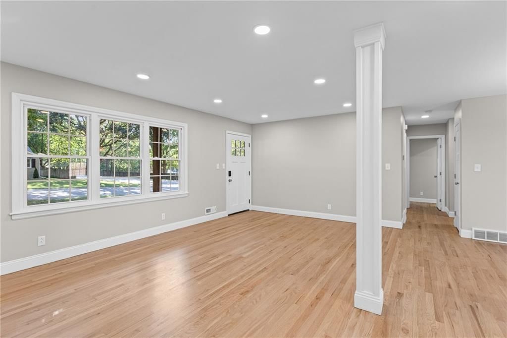 5644 Barkley Street — photo 7