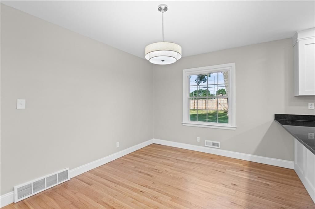 5644 Barkley Street — photo 9