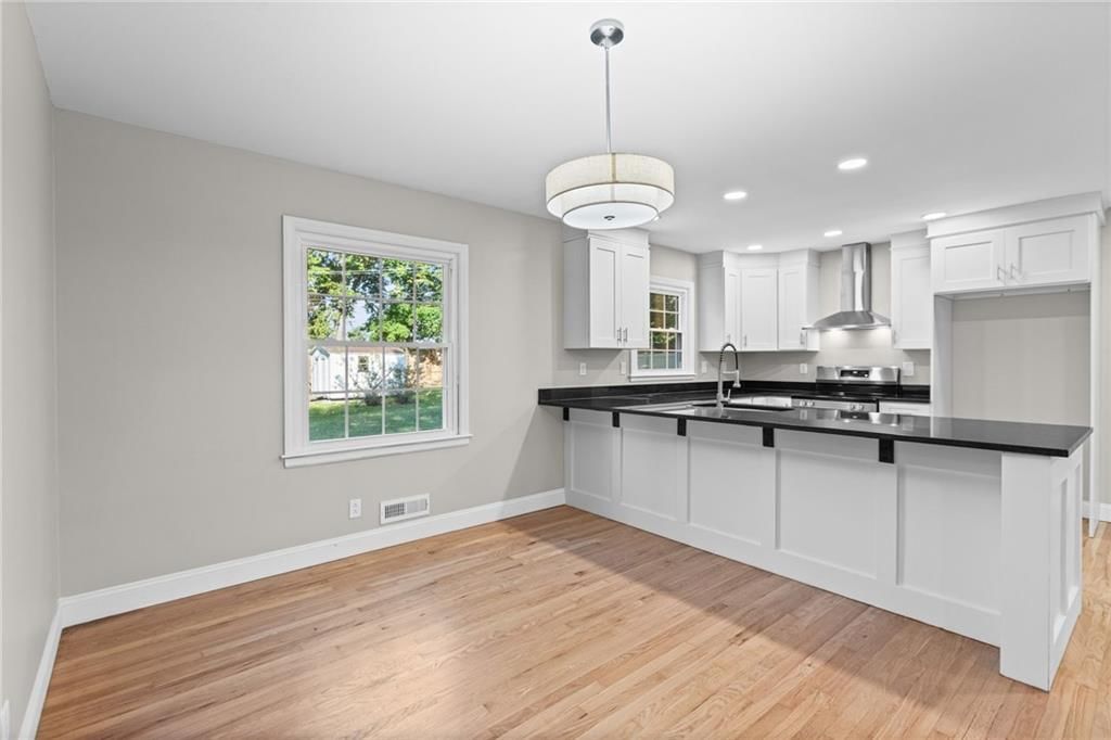 5644 Barkley Street — photo 10