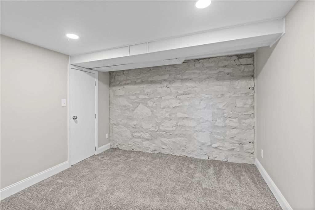 5644 Barkley Street — photo 32