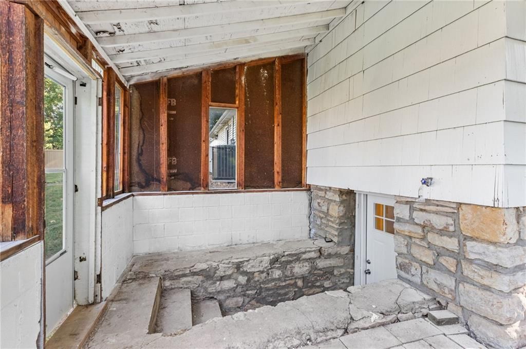 5644 Barkley Street — photo 37