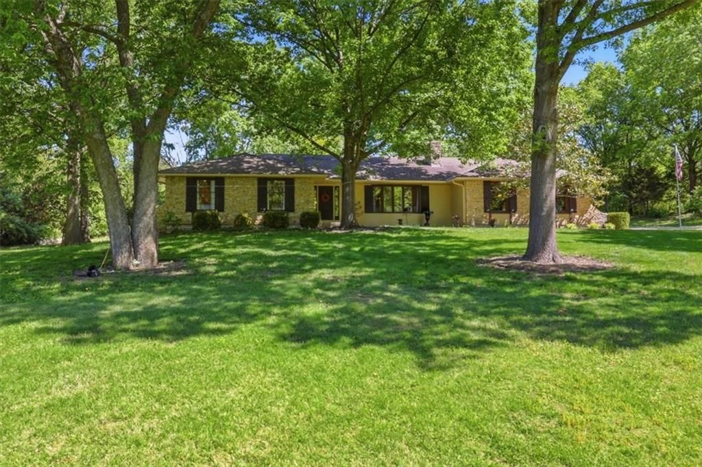 3200 Robinson Pike Road, Grandview, MO