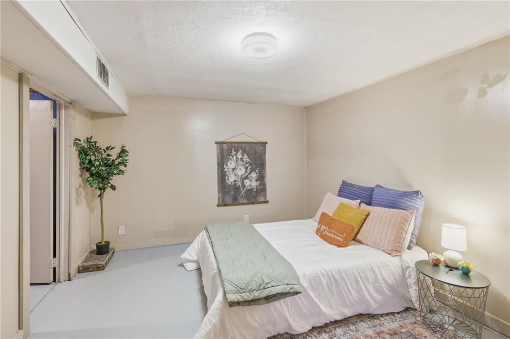 809 N POWAHATAN Drive — photo 26