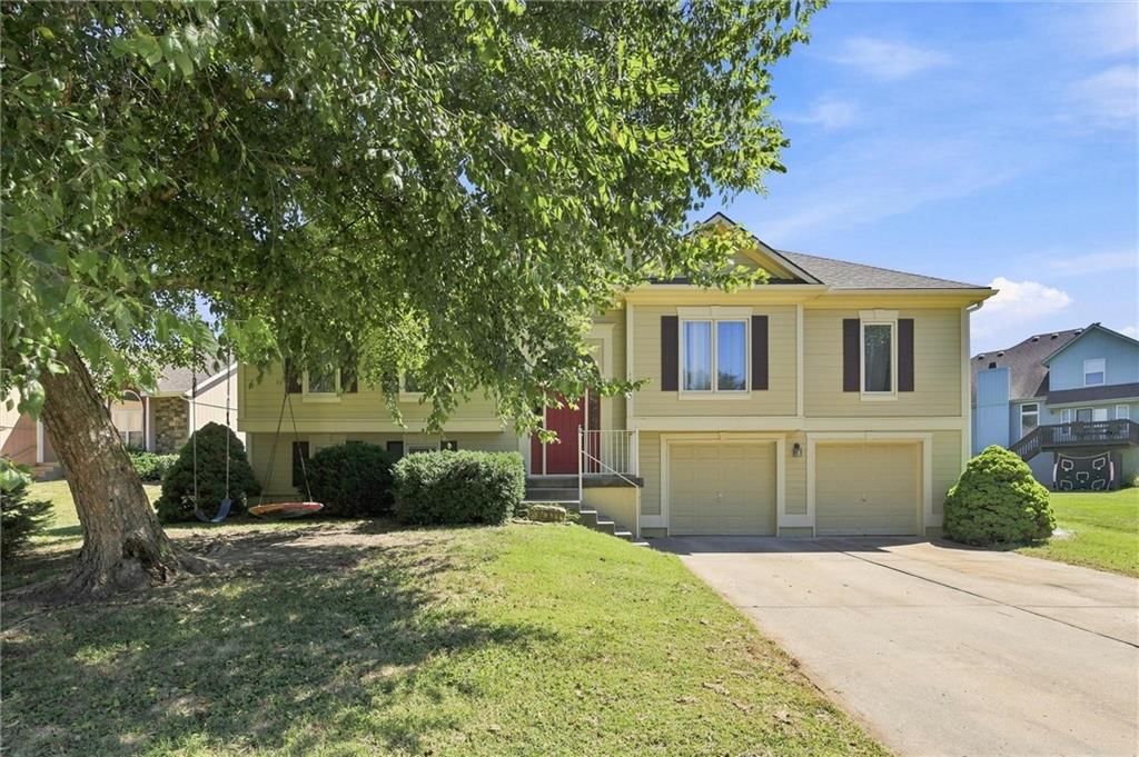 11305 N Holly Street, Kansas City, MO: listing photo 2