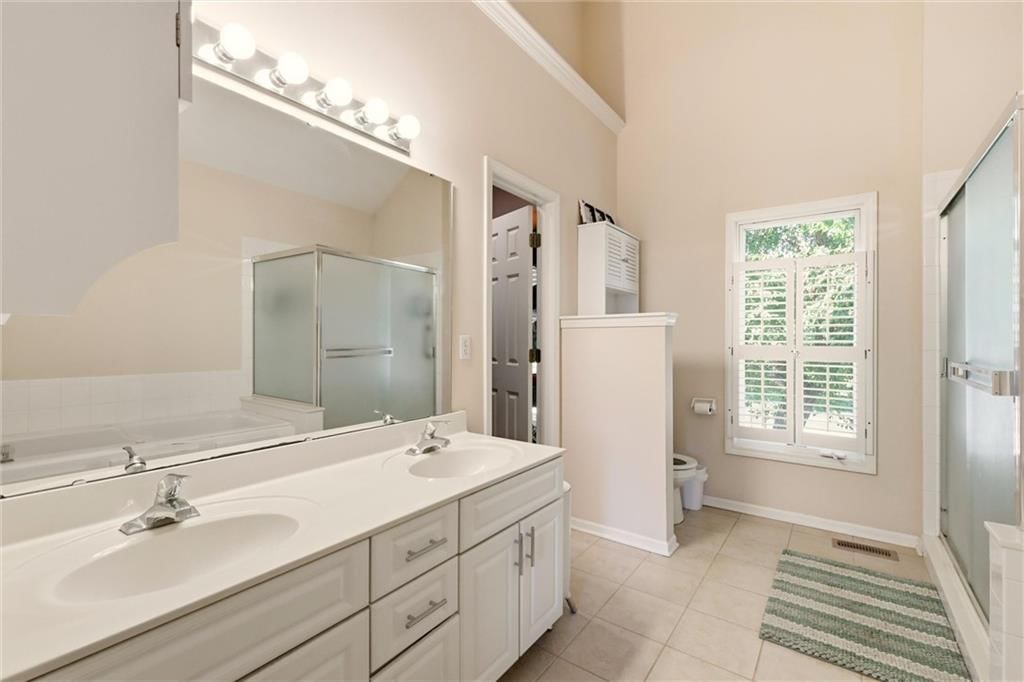 Photo 10 of 46 - 11305 N Holly Street, Kansas City, MO 64155