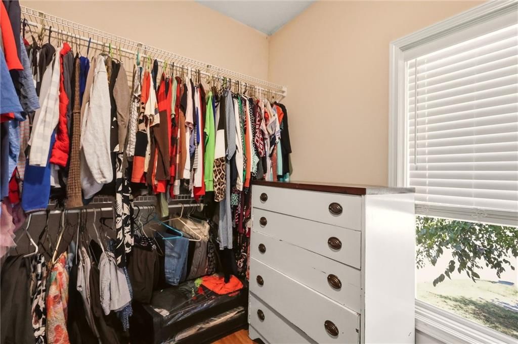 Photo 12 of 46 - 11305 N Holly Street, Kansas City, MO 64155