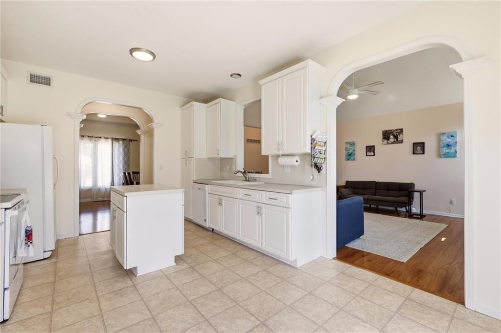 Photo 22 of 46 - 11305 N Holly Street, Kansas City, MO 64155