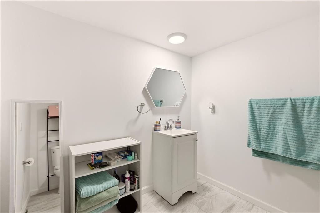 Photo 27 of 46 - 11305 N Holly Street, Kansas City, MO 64155