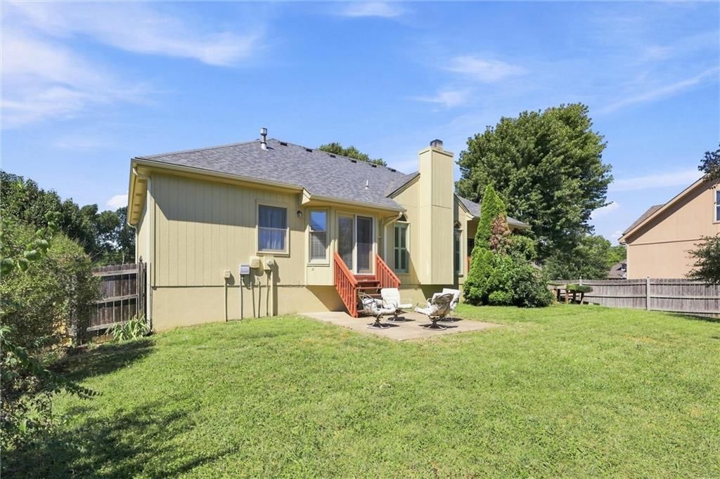 Photo 31 of 46 - 11305 N Holly Street, Kansas City, MO 64155