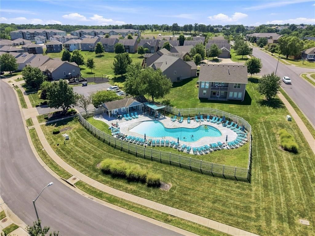 Photo 36 of 46 - 11305 N Holly Street, Kansas City, MO 64155