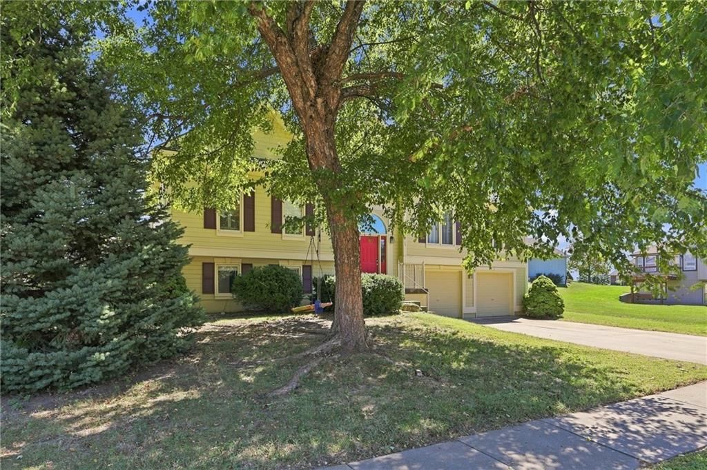 Photo 40 of 46 - 11305 N Holly Street, Kansas City, MO 64155