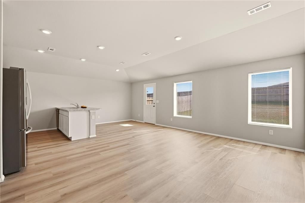 37815 W 207th Terrace — photo 5