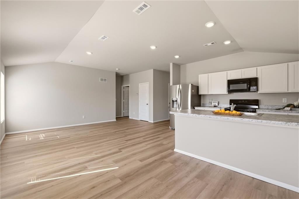 37815 W 207th Terrace — photo 8