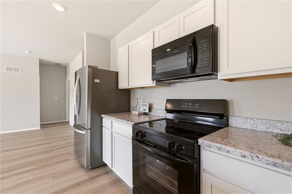 37815 W 207th Terrace — photo 11