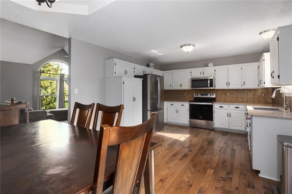 10636 N Holmes Street — photo 8