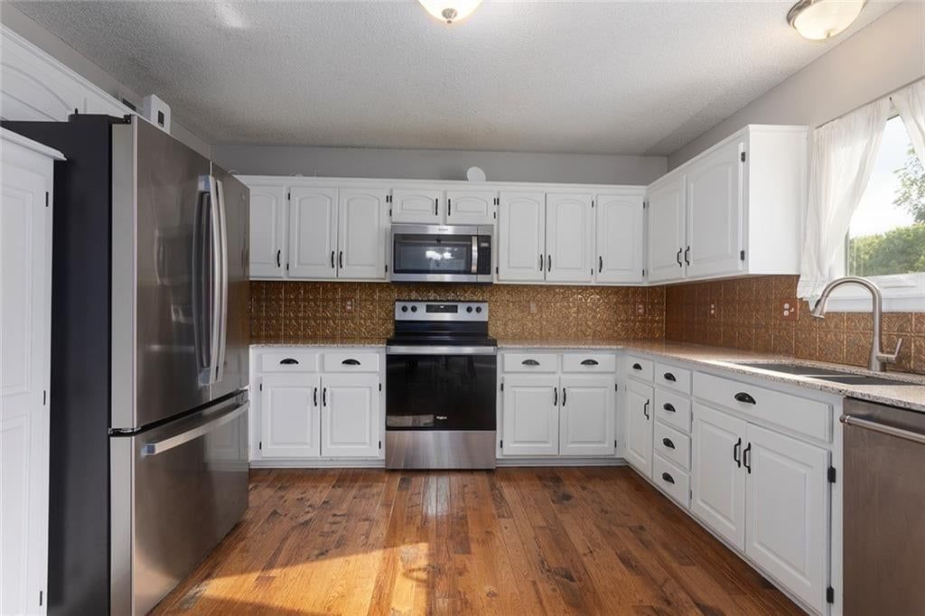 10636 N Holmes Street — photo 9