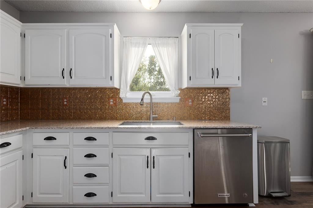 10636 N Holmes Street — photo 10