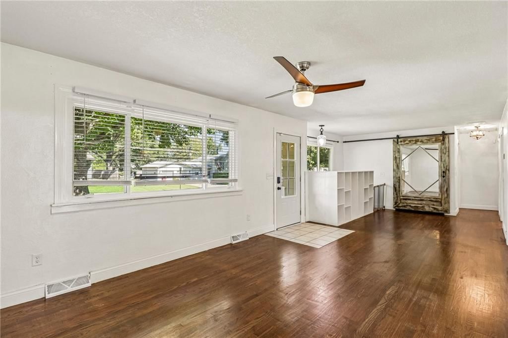 207 SW 19th Street — photo 4