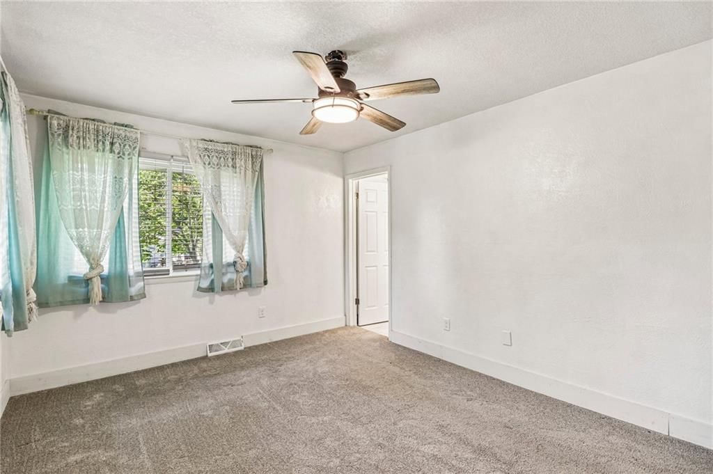 207 SW 19th Street — photo 17